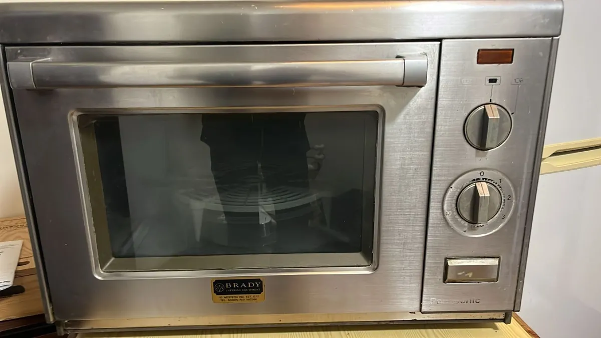 Commercial Microwave - Image 2