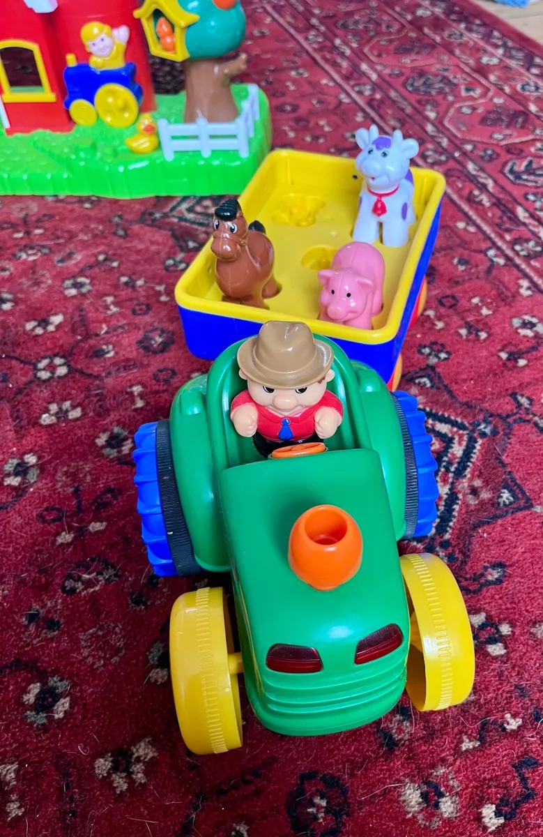 Big Steps Old MacDonald Farm and Tractor Playset. - Image 3