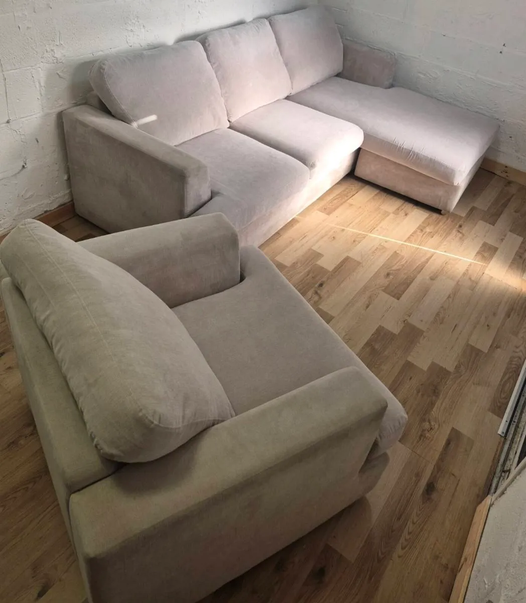 Corner suite ,Dublin Delivery - Image 3