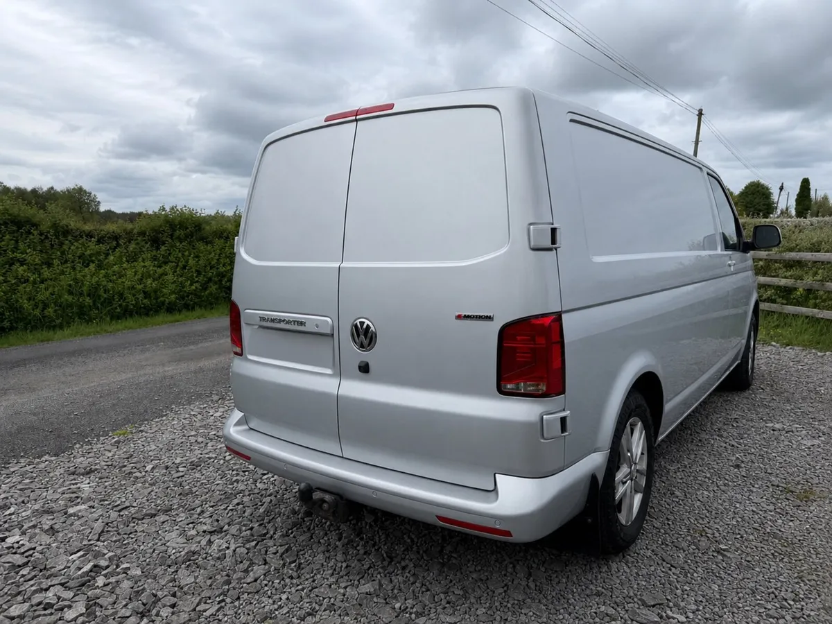Volkswagen Transporter T6.1 4motion - Image 2