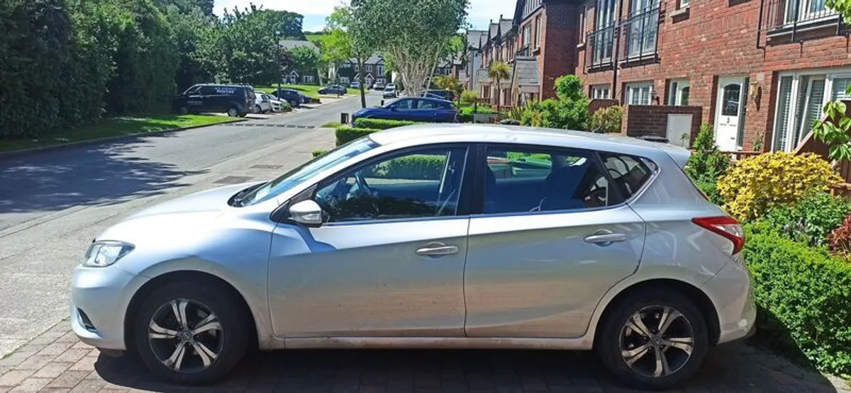 2015 Nissan Pulsar - For parts or repair - Image 1