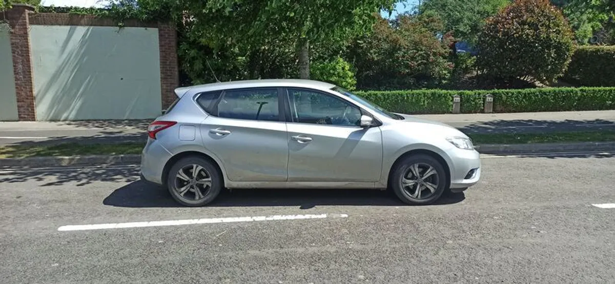 2015 Nissan Pulsar - For parts or repair - Image 2