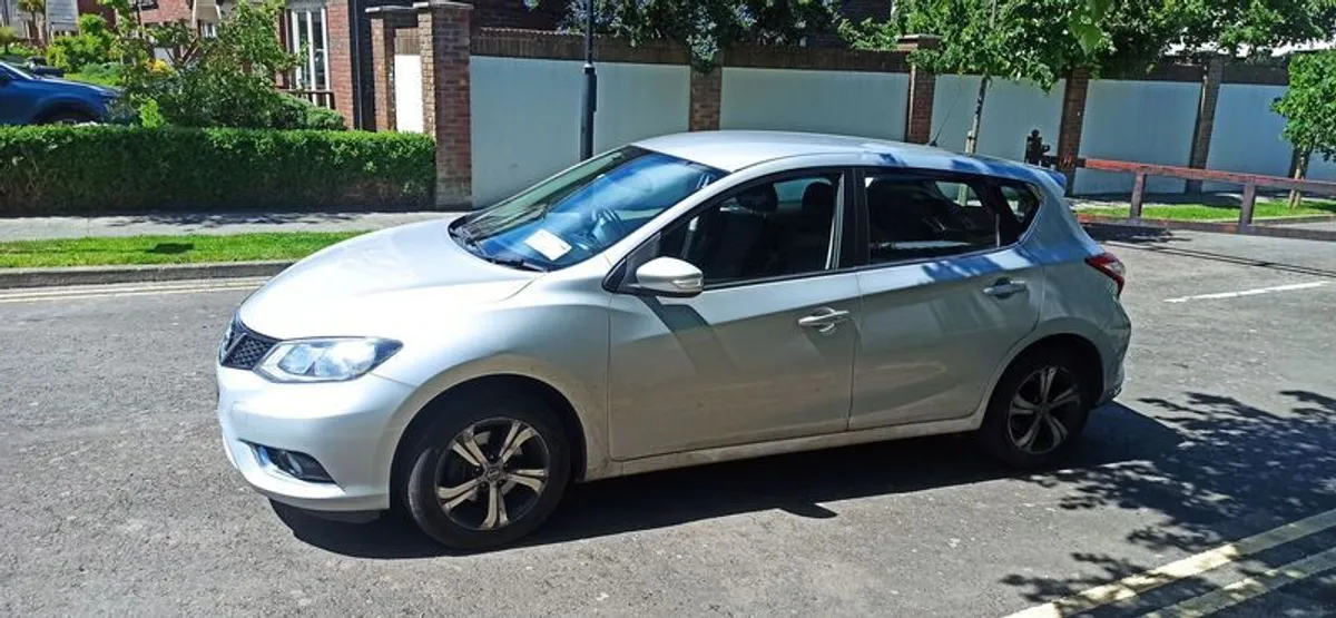 2015 Nissan Pulsar - For parts or repair - Image 4