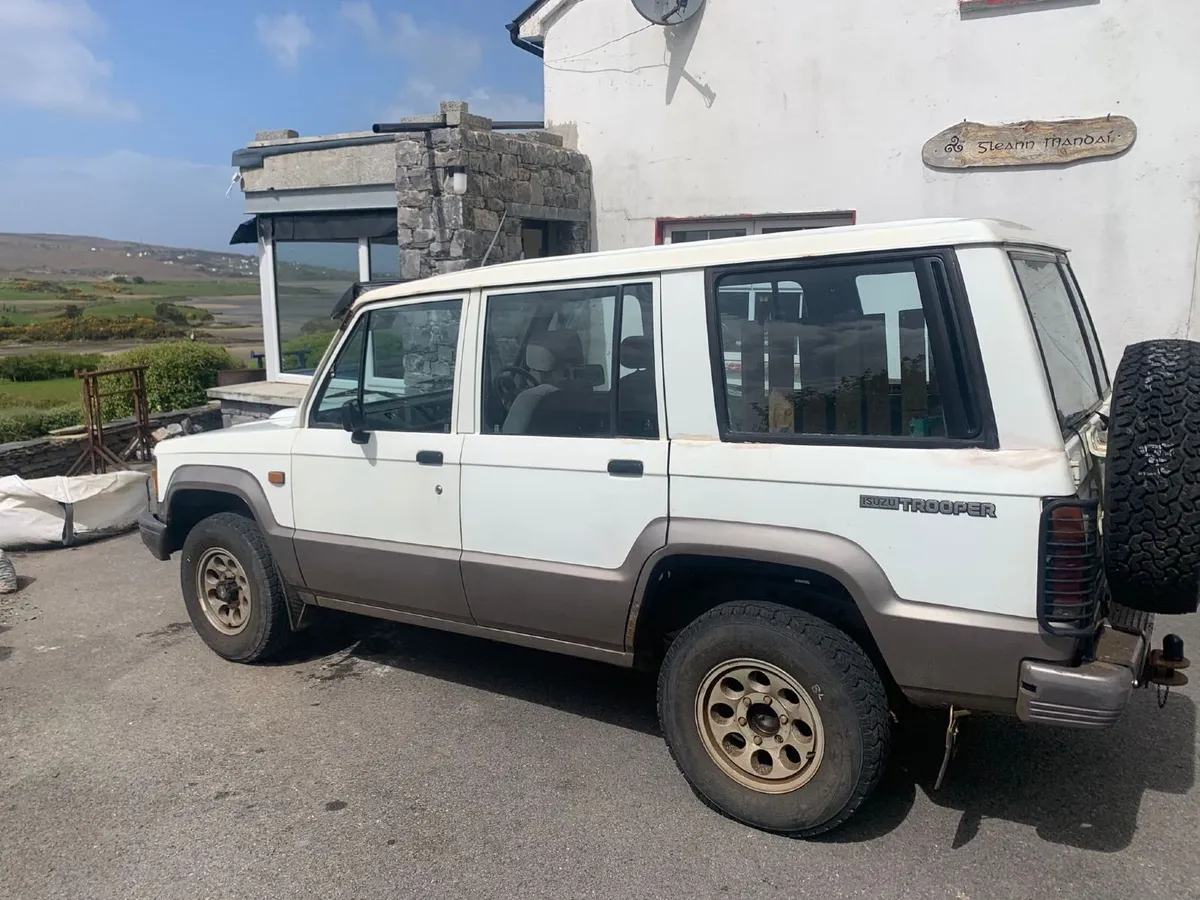 Isuzu Trooper 1991 - Image 3
