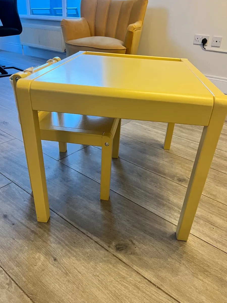 Kids table, chair & storage pouch - Image 1