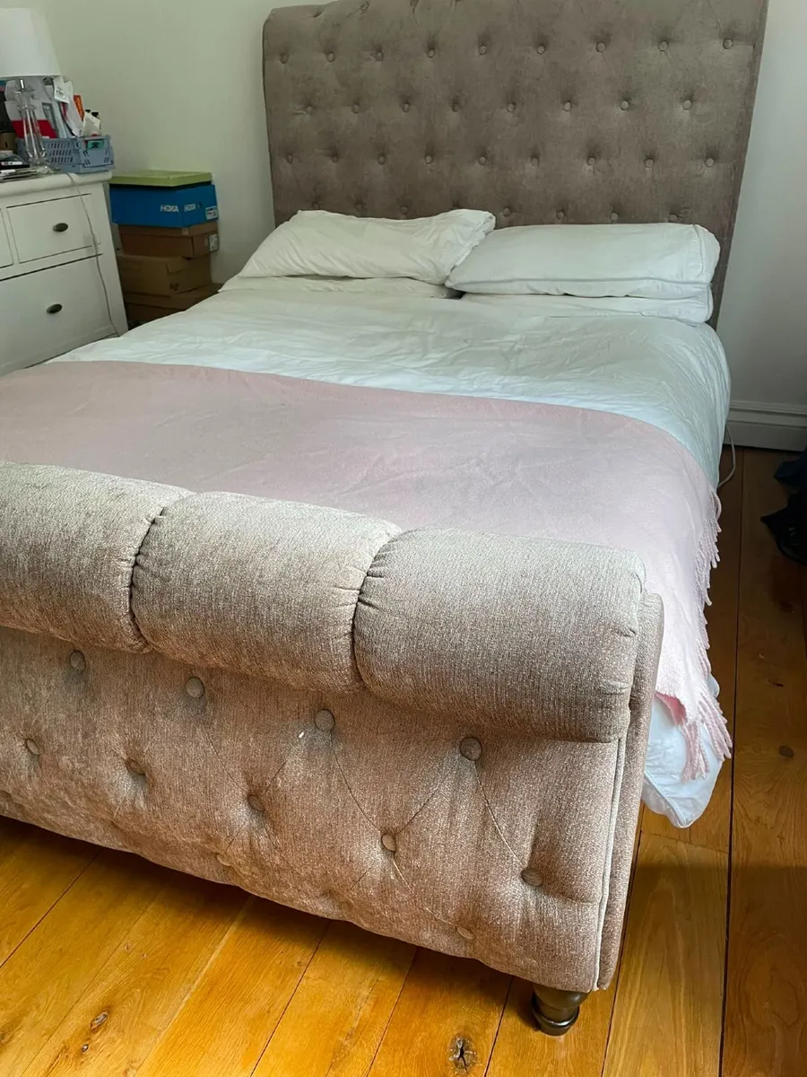 Sleigh Bed - Image 3