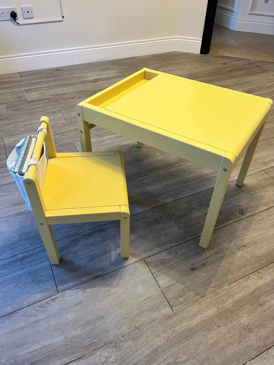 Kids table, chair & storage pouch - Image 4