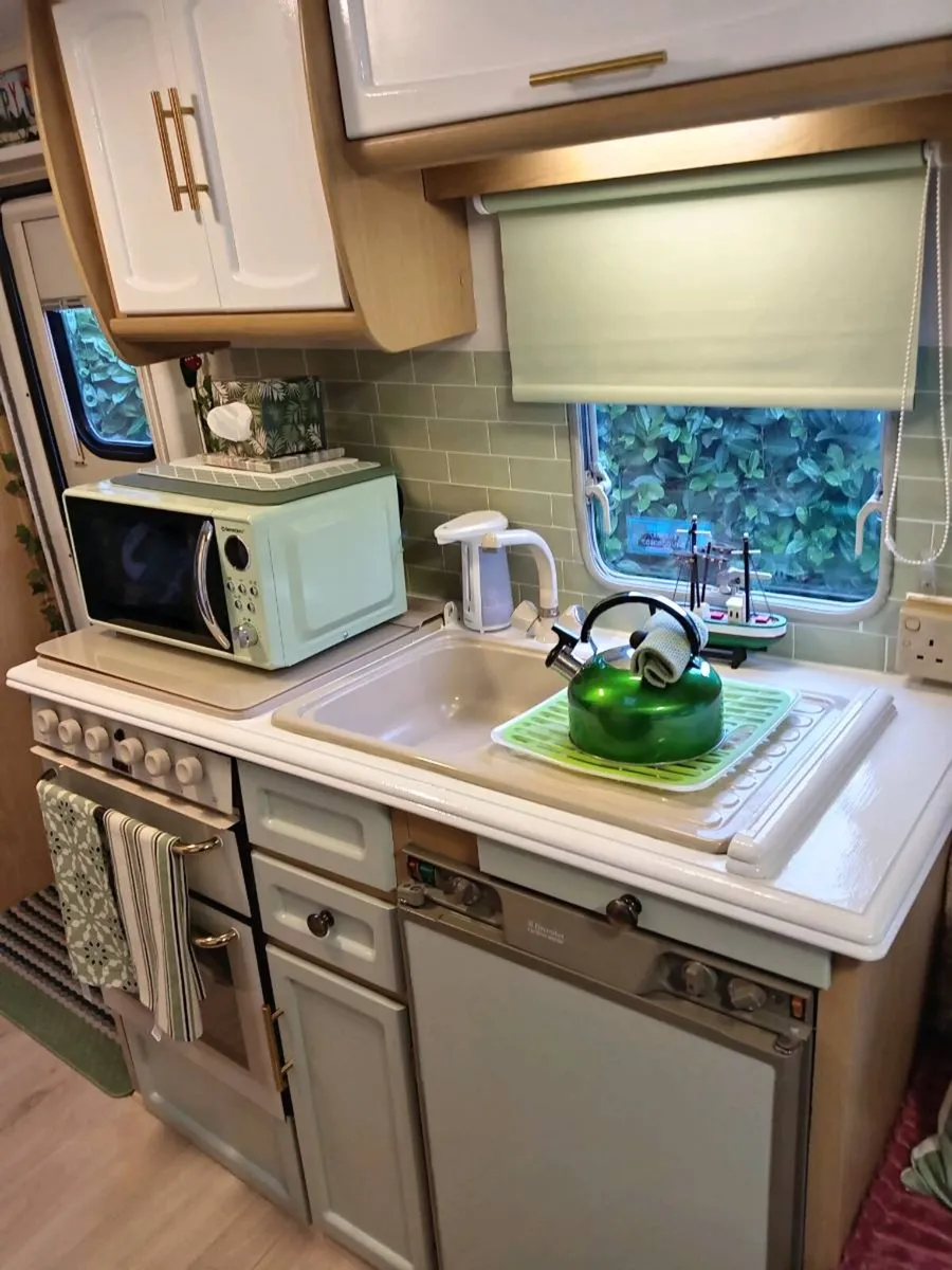 caravan - Image 2