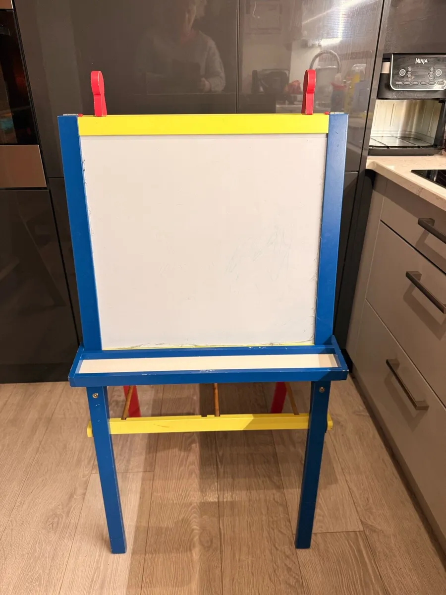 Kids black and white board - Image 1