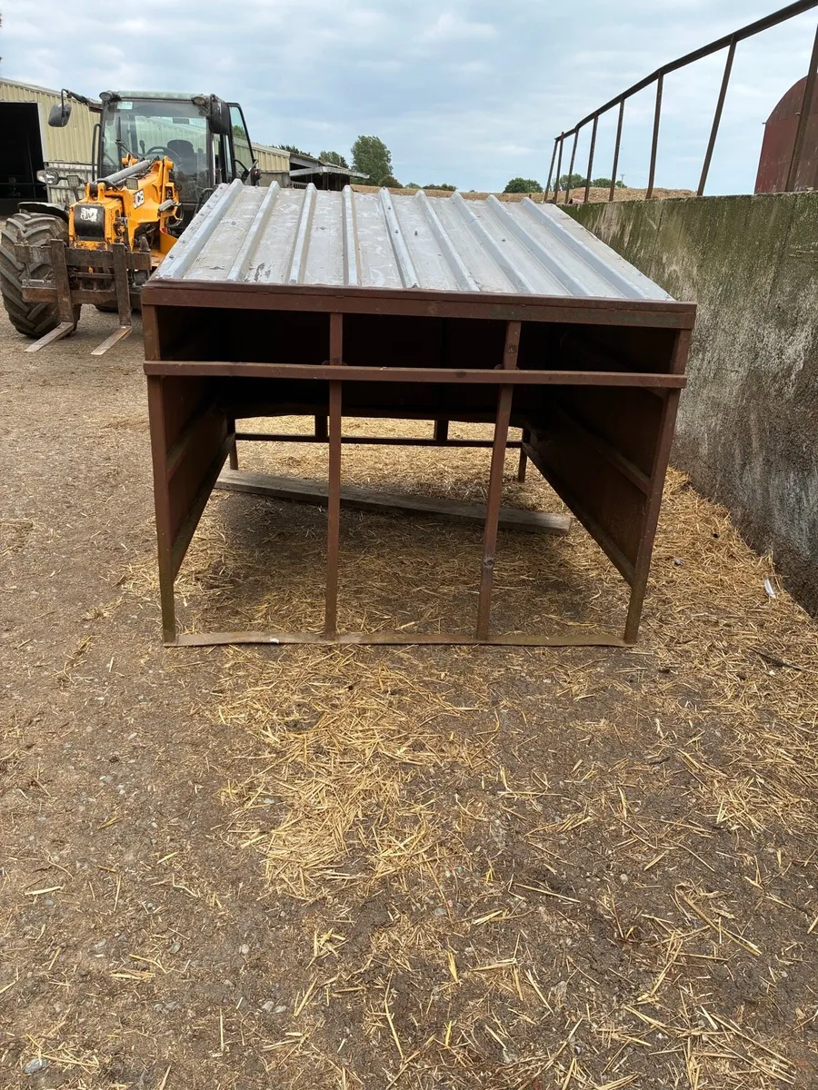 Calf creep feeder - Image 1