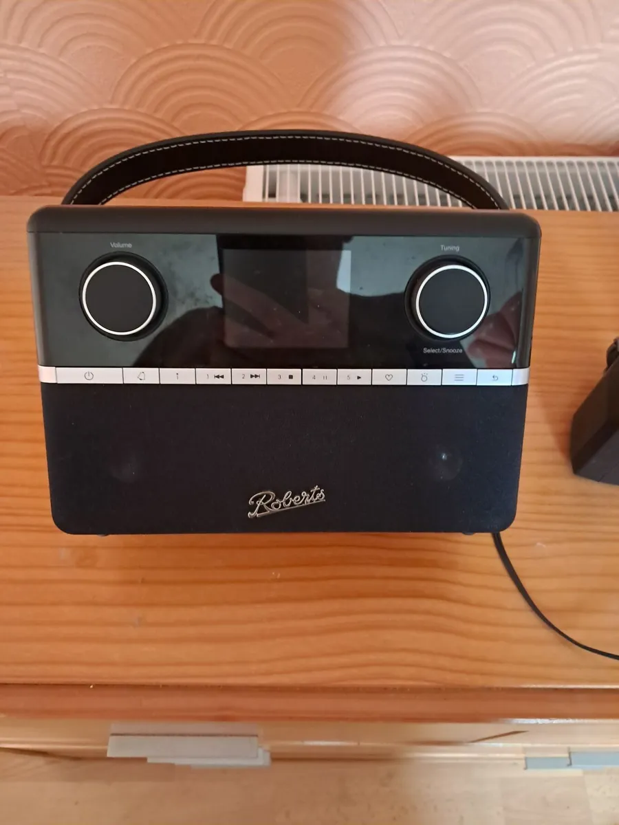 Radio - Image 1