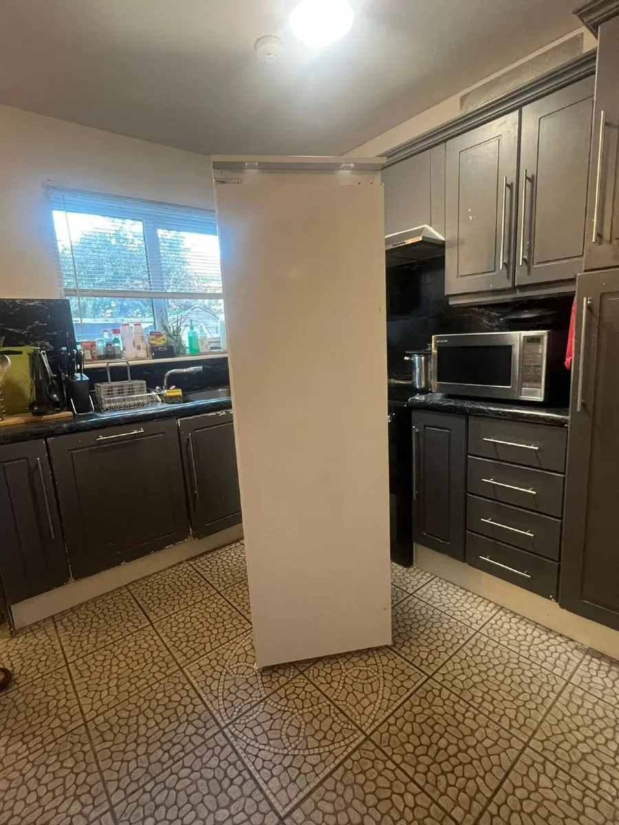 Hotpoint built-in fridge - Image 1