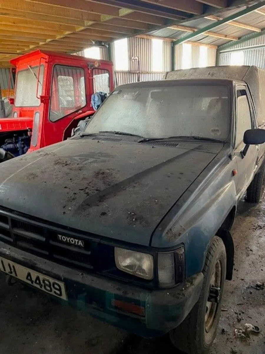 Toyota Hilux 1985 - Image 1