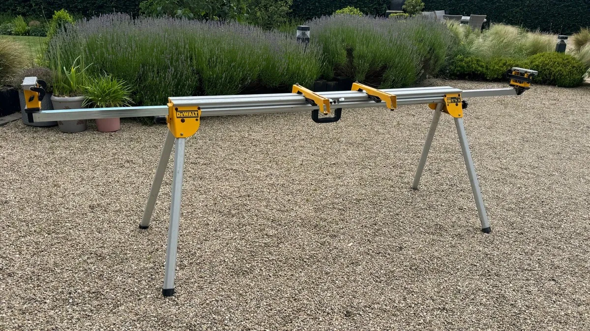 DeWalt DE7023 Universal Mitre Saw Stand - Image 1