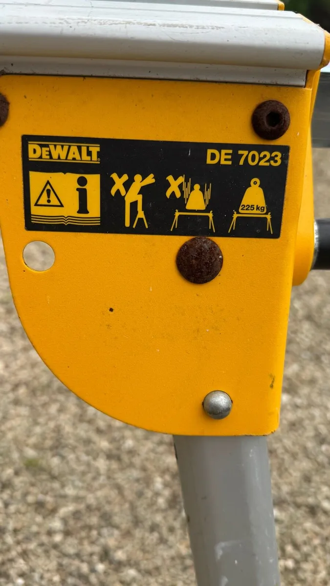 DeWalt DE7023 Universal Mitre Saw Stand - Image 4