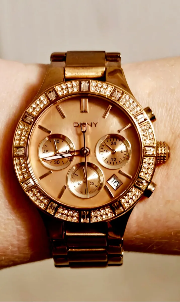 DKNY 

Women's watch with chronograph and da - Image 4