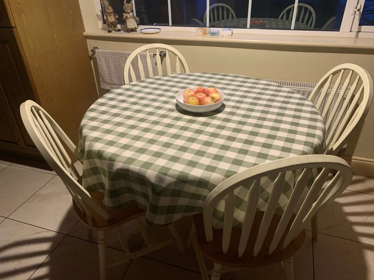 Round dining room table - Image 2
