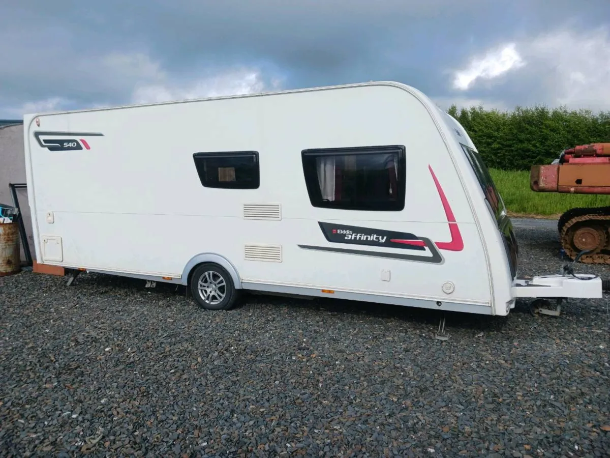 2013 elddis affinity 4/5 berth fixed bed - Image 3