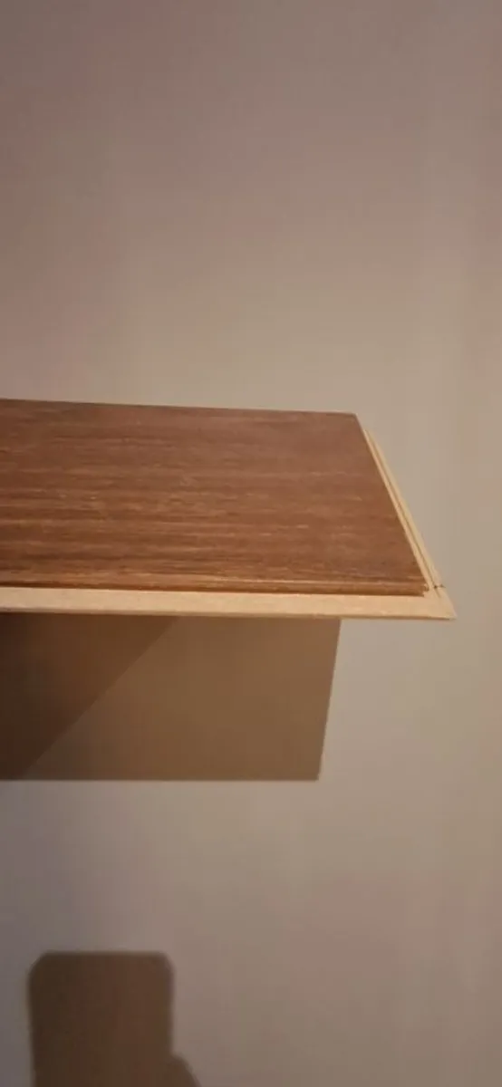 Laminate flooring - Image 1