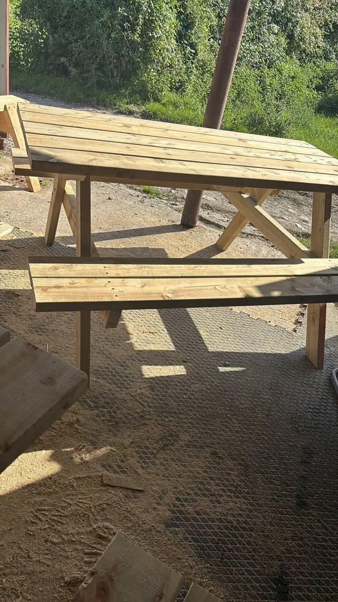 Picnic table - Image 2