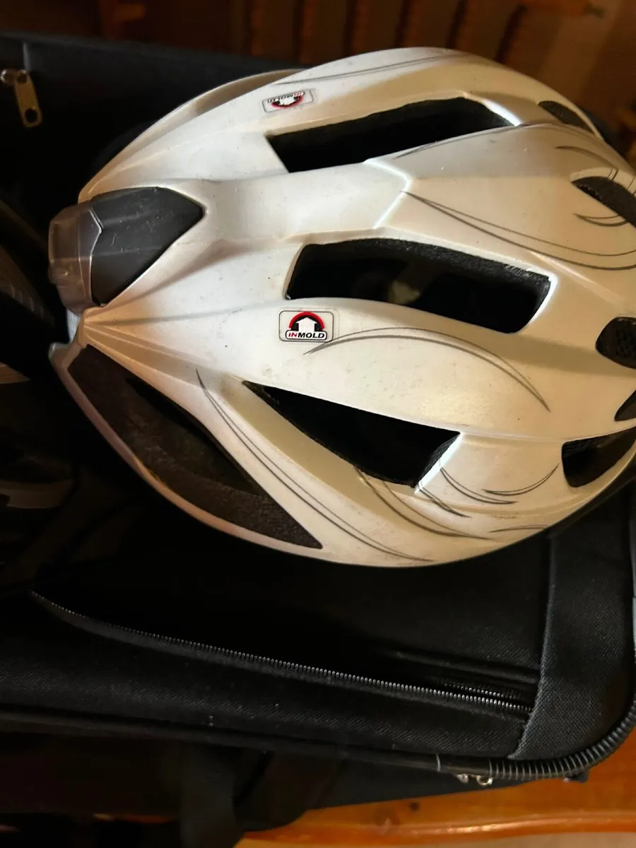 Bicycle helmets - Image 2