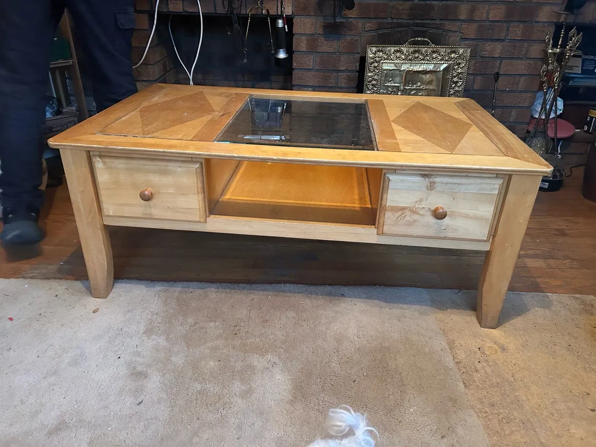 Large sturdy coffee table - Image 2