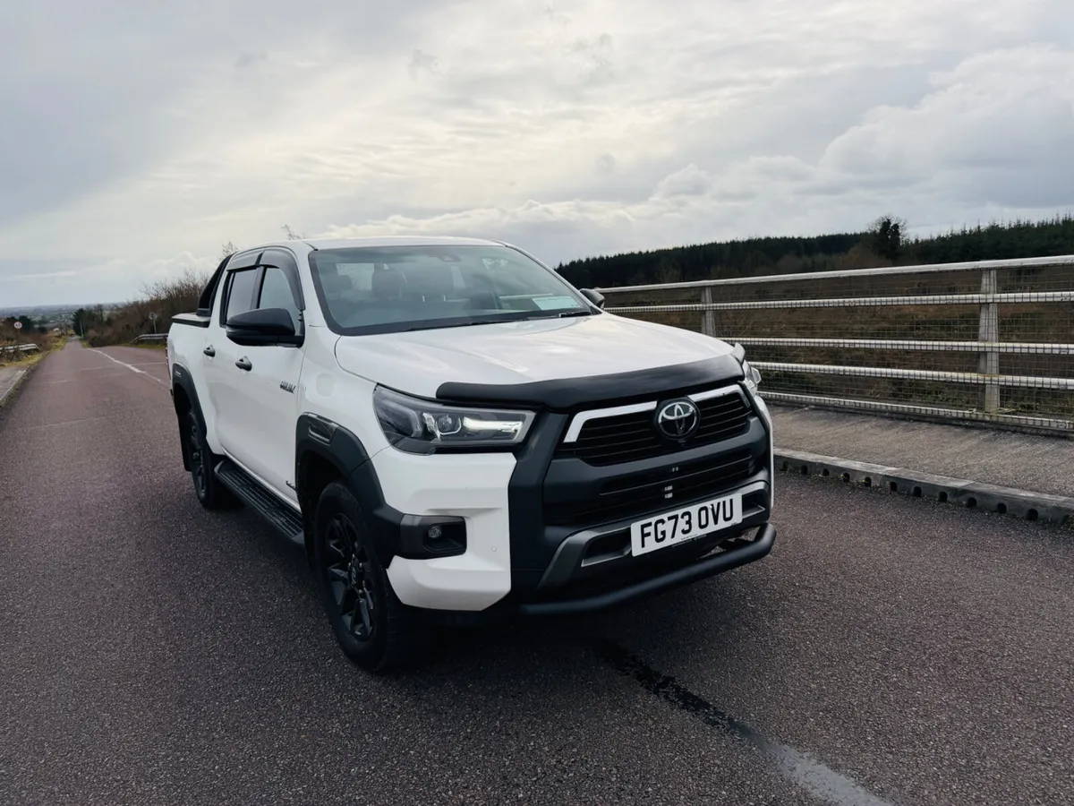 Toyota Hilux 2023 Invincible X - Image 2