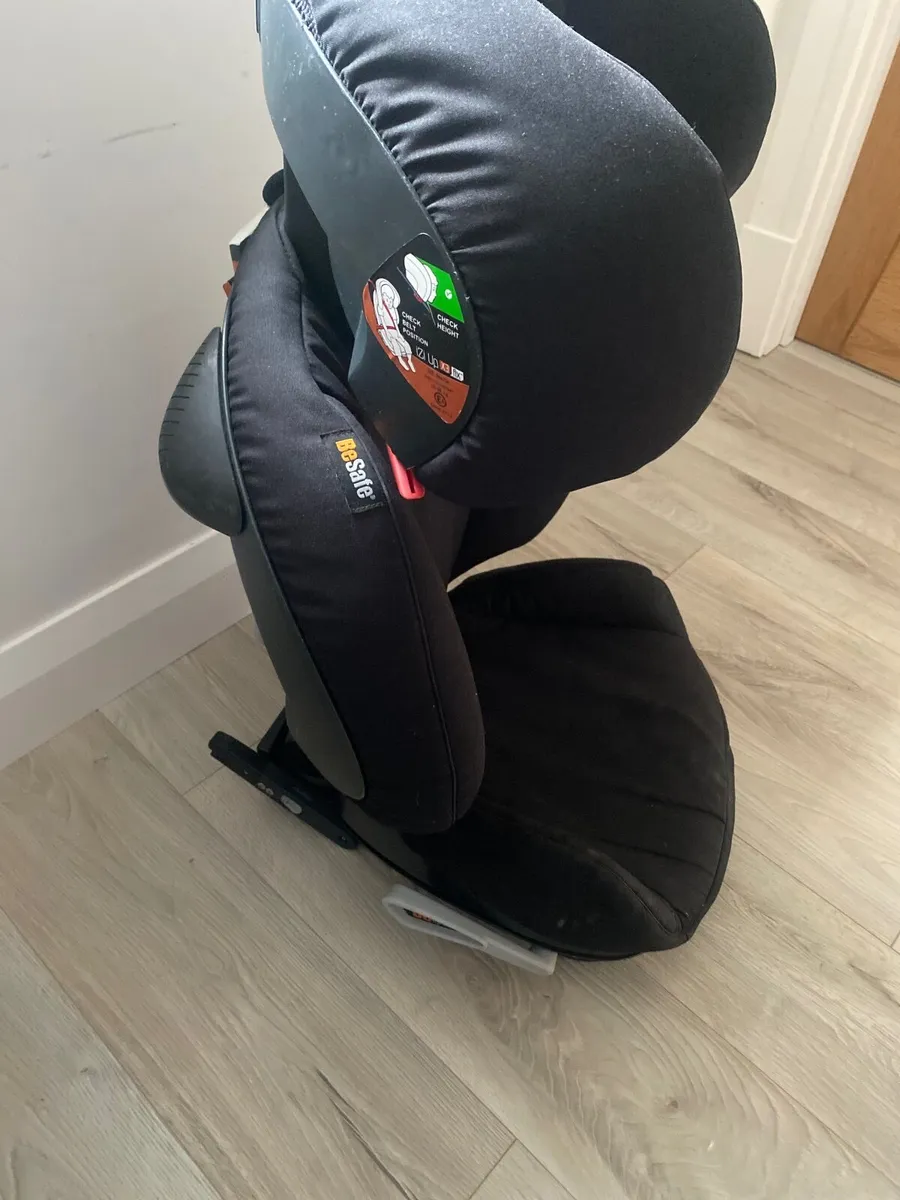 Child car seat - Image 1