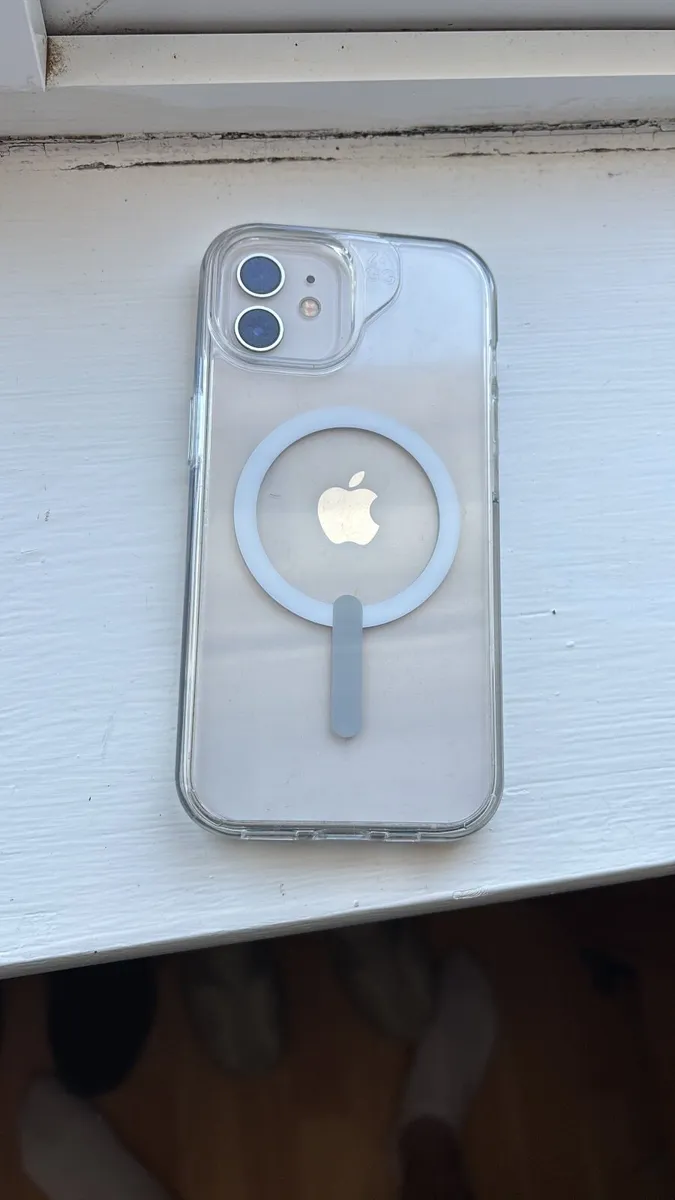 iPhone 12 - Image 3