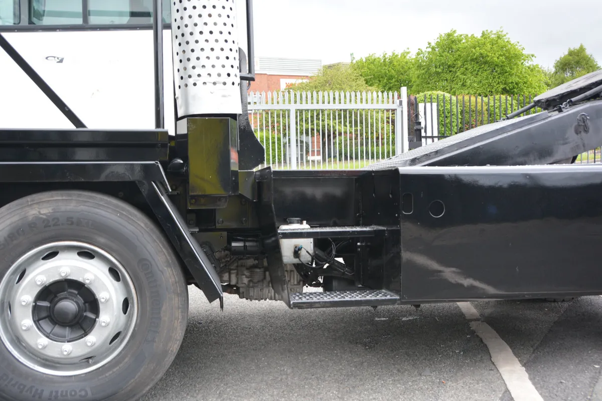Kalmar Yard Shunter - SAFE SPEEDY Trailer moving - Image 3