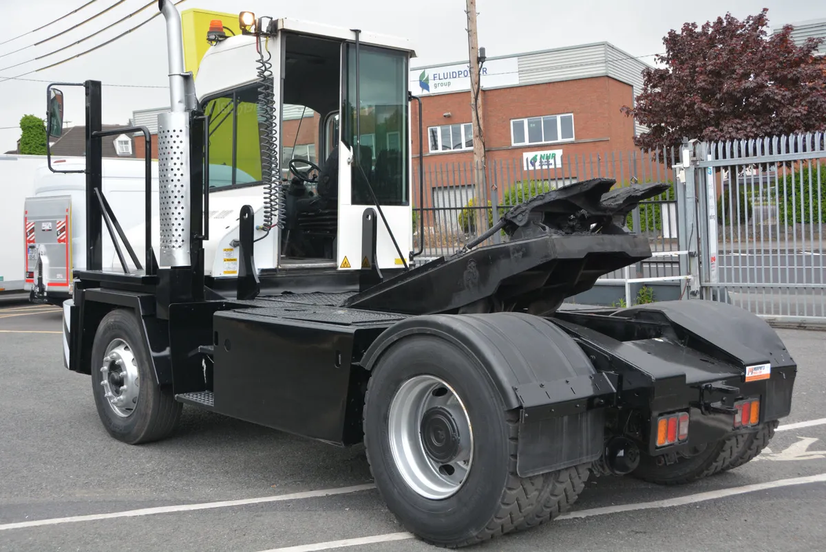 Kalmar Yard Shunter - SAFE SPEEDY Trailer moving - Image 2