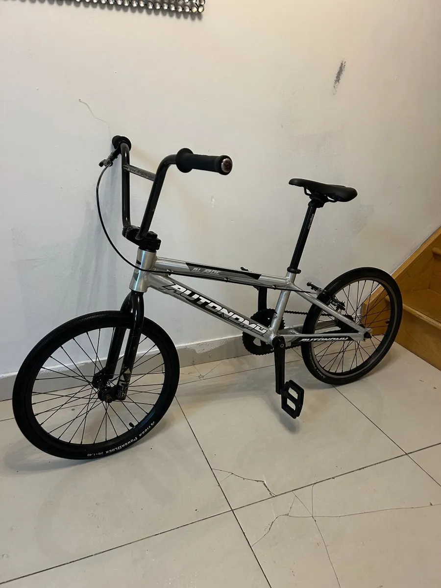 Autonomy Blade BMX 20” – Excellent Condition + 2 B - Image 1
