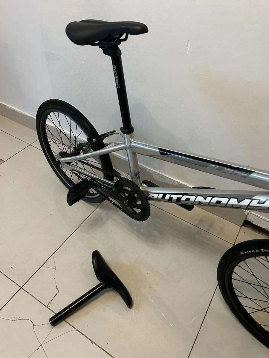 Autonomy Blade BMX 20” – Excellent Condition + 2 B - Image 3
