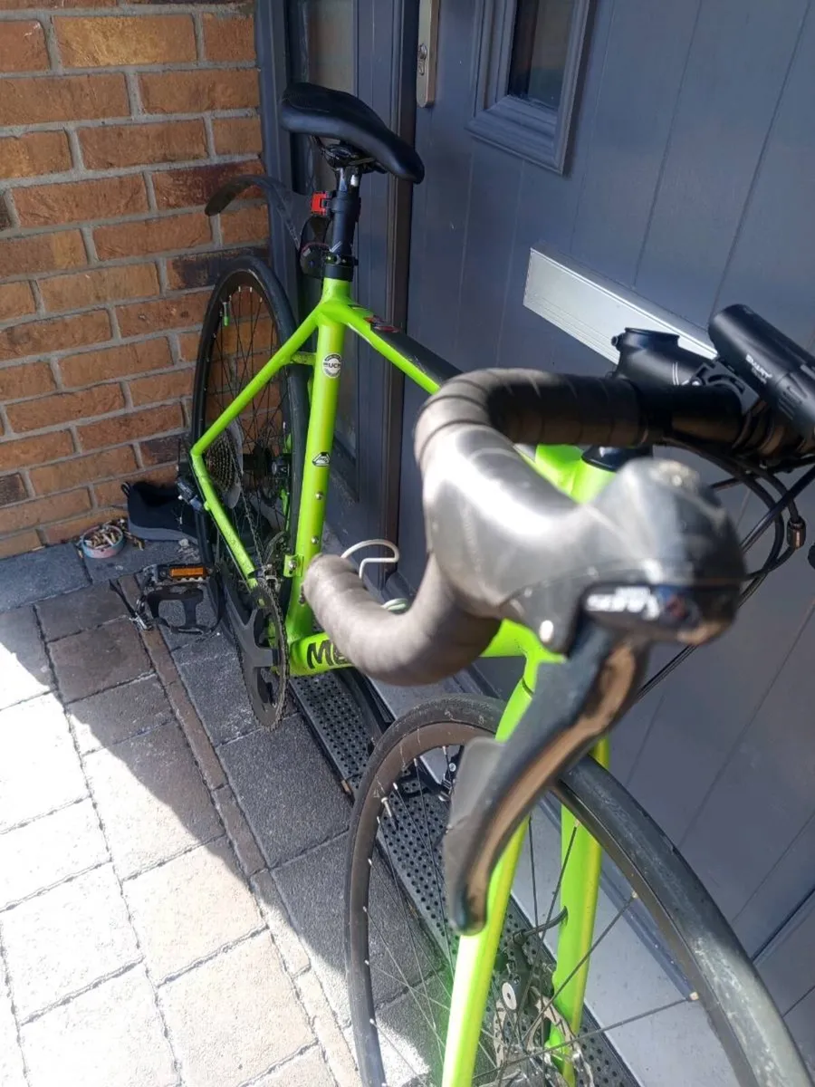 Immaculate racer road bike - Image 2