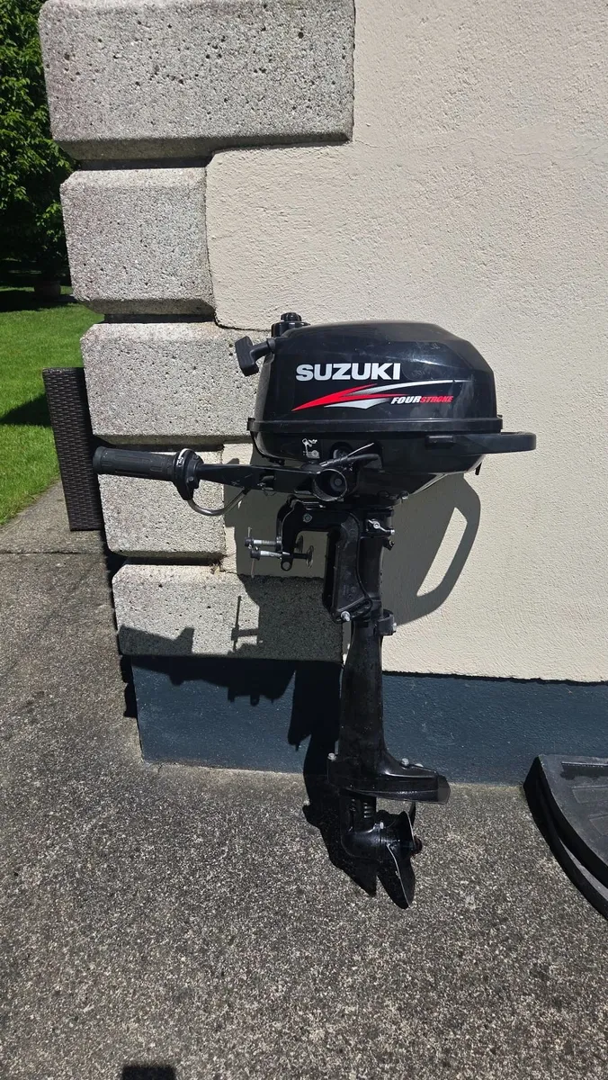 2.5HP Suzuki  Outboard and Zodiac Inflatable - Image 4