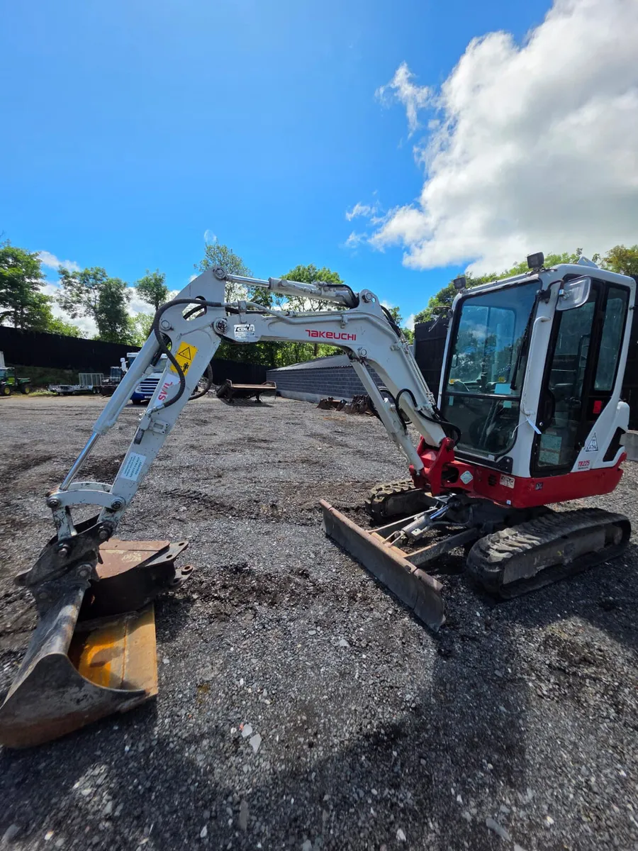 2019 TAKEUCHI TB225 - Image 4