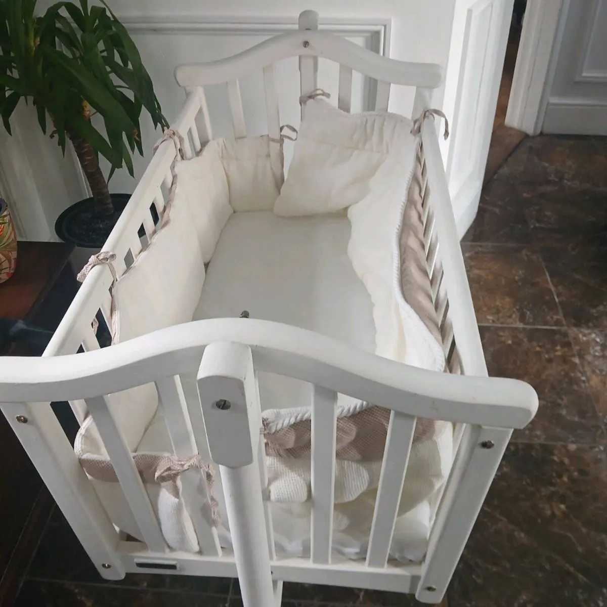 Crib - Image 1