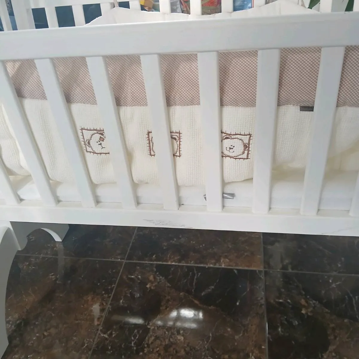 Crib - Image 2