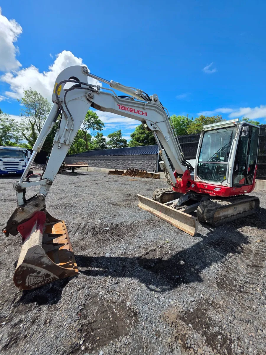 2021 TAKEUCHI TB370 - Image 4