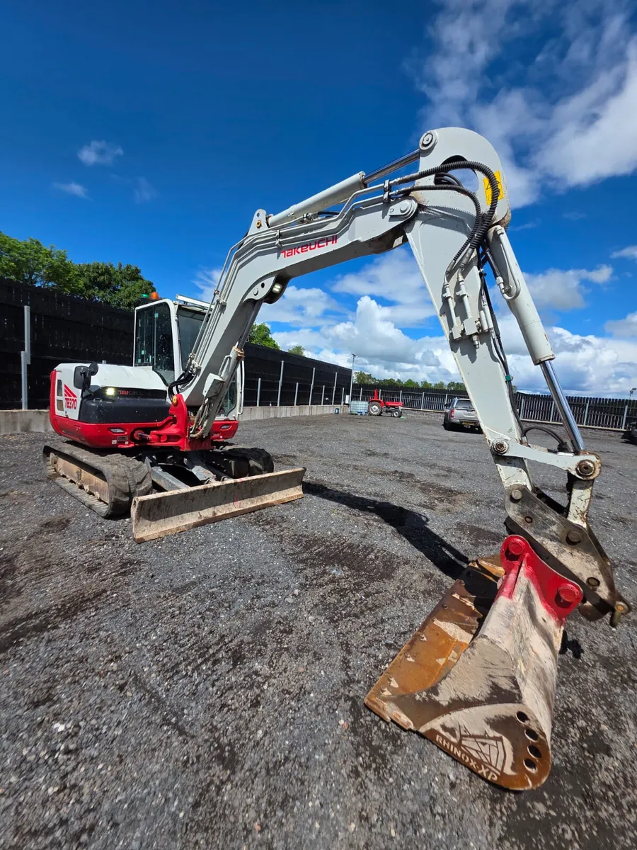 2021 TAKEUCHI TB370 - Image 3