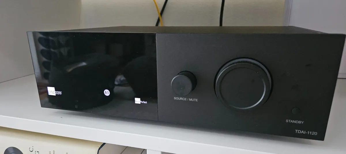 Lyngdorf TDAI 1120 Integrated Streaming Amplifier - Image 1