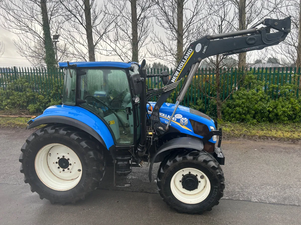 2013 New Holland T5.95 with Loader - Image 4