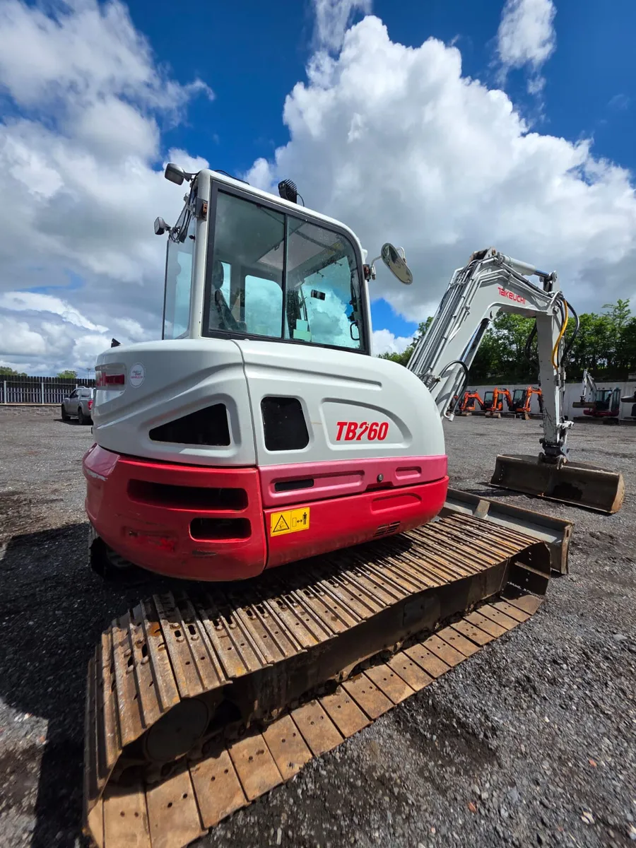 2020 TAKEUCHI TB260 **WIDE STEEL PADS** - Image 3
