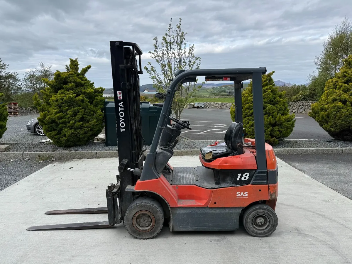 2004 Toyota 7fb18 1.8 ton forklift - Image 1