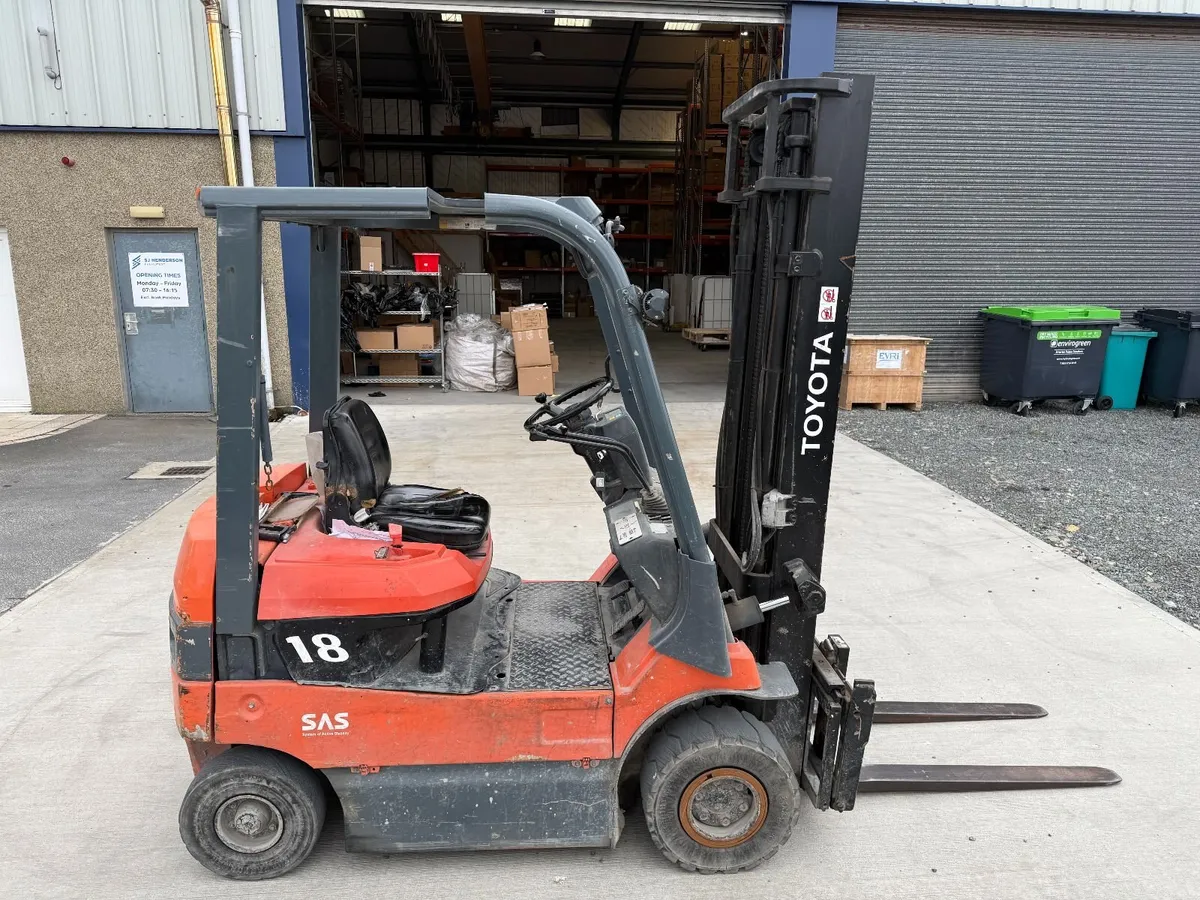 2004 Toyota 7fb18 1.8 ton forklift - Image 2