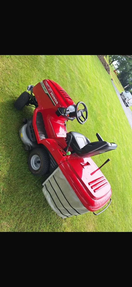 Ride on lawn mower - Image 3