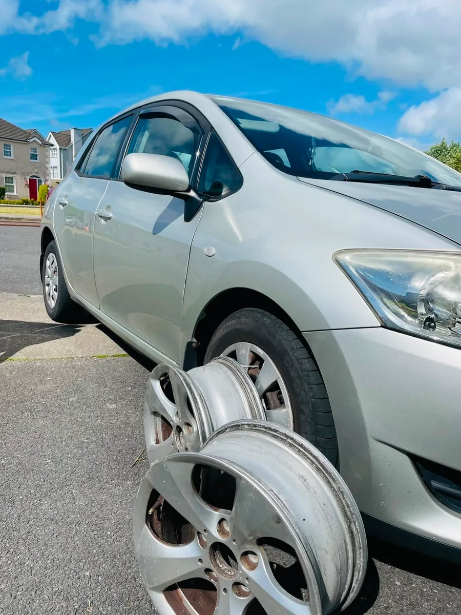 Toyota auris2009 1.4 diesel - Image 4