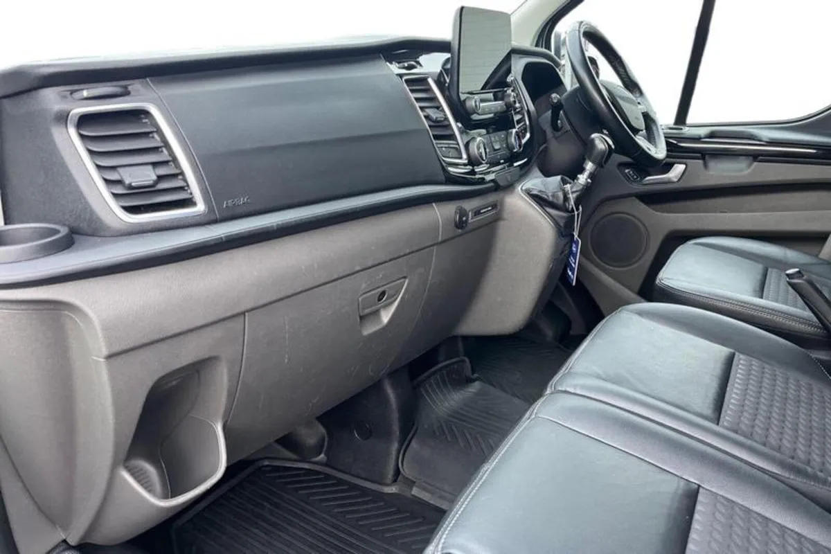 Ford Transit Custom SPORT - Image 3