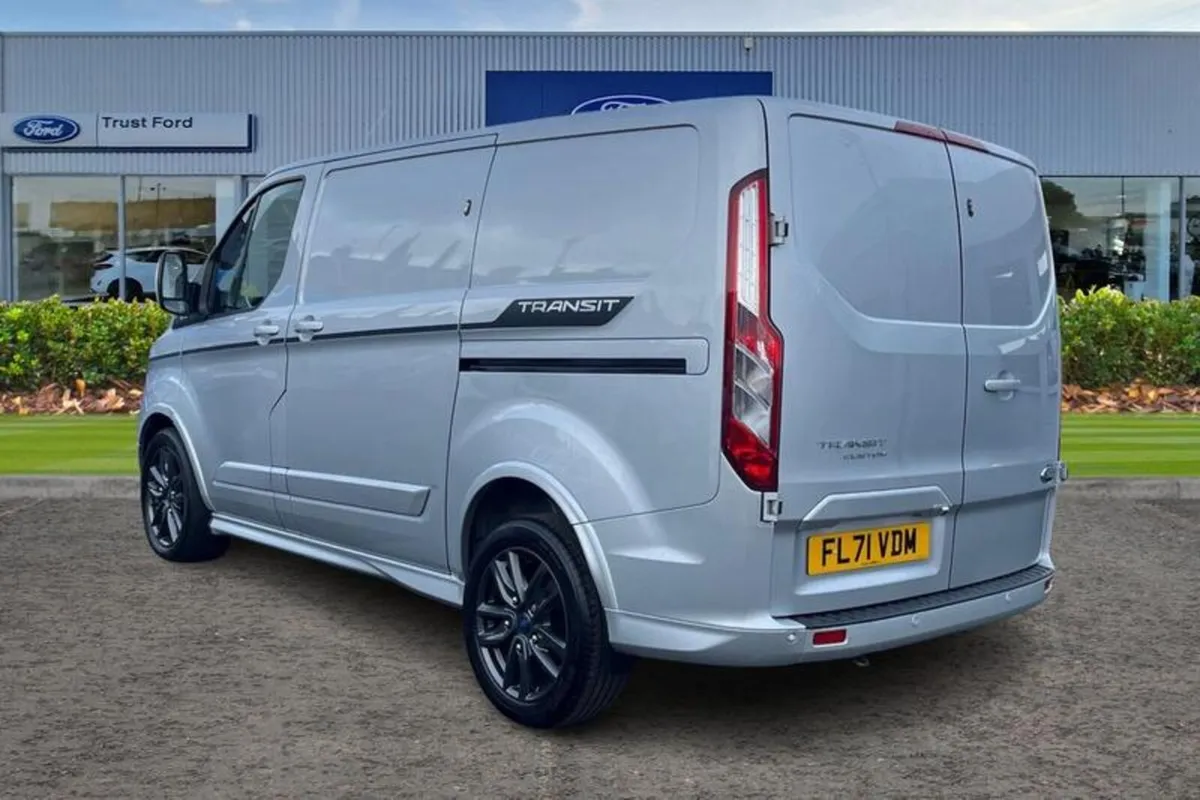 Ford Transit Custom SPORT - Image 2