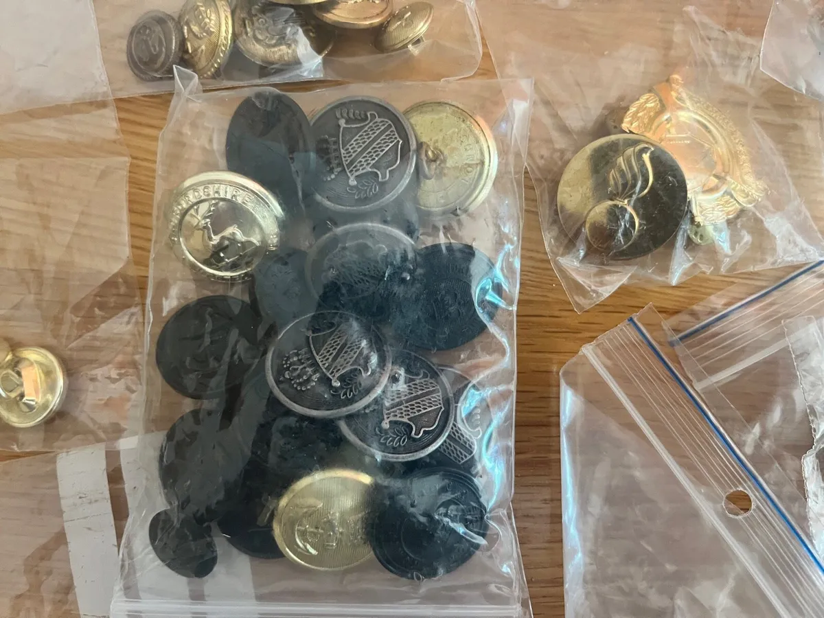 Military buttons - Image 2